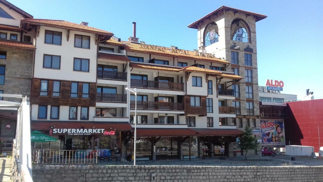 U Kompleksu Royal Towers דירה